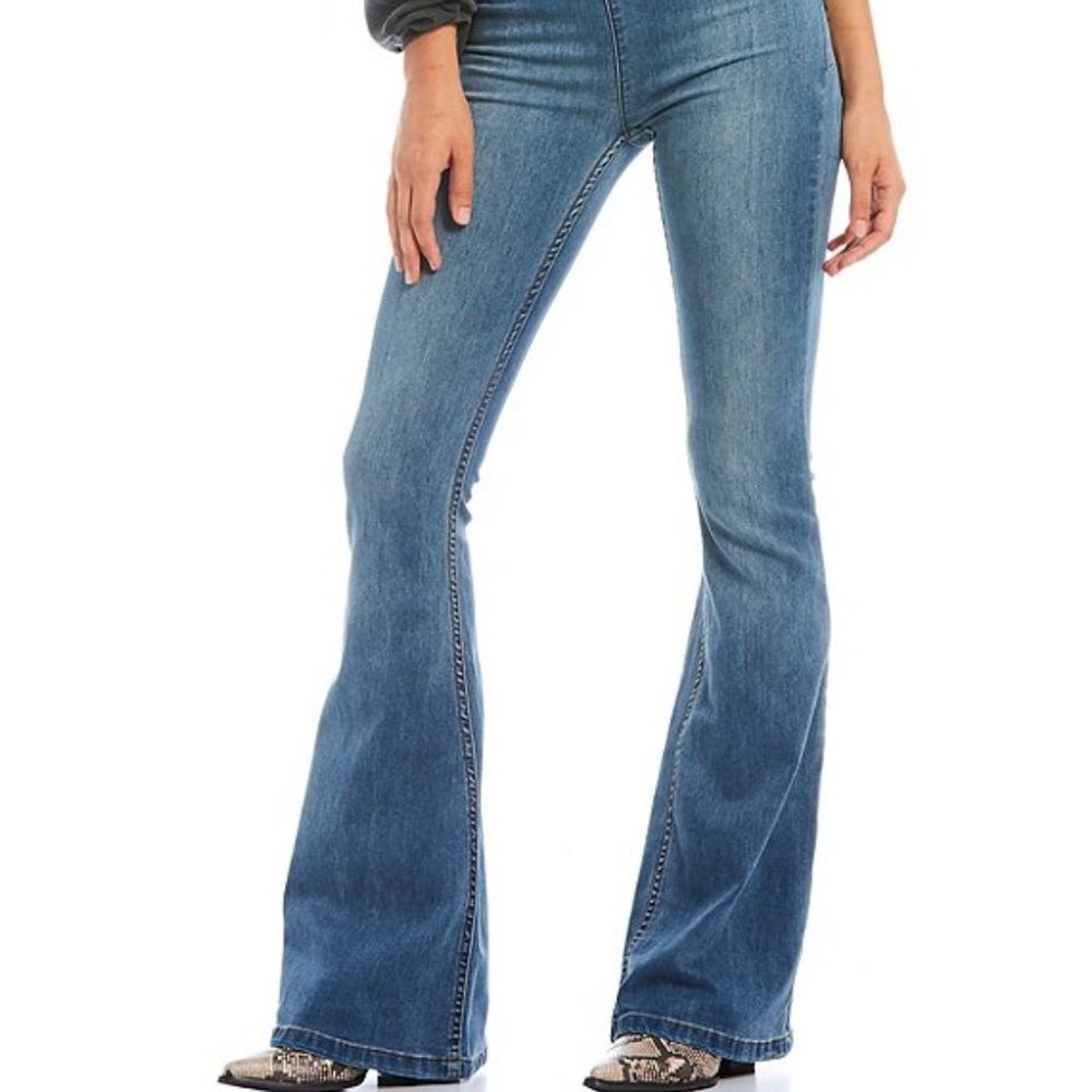 FREE PEOPLE "PENNY PULL ON" FLARE JEANS